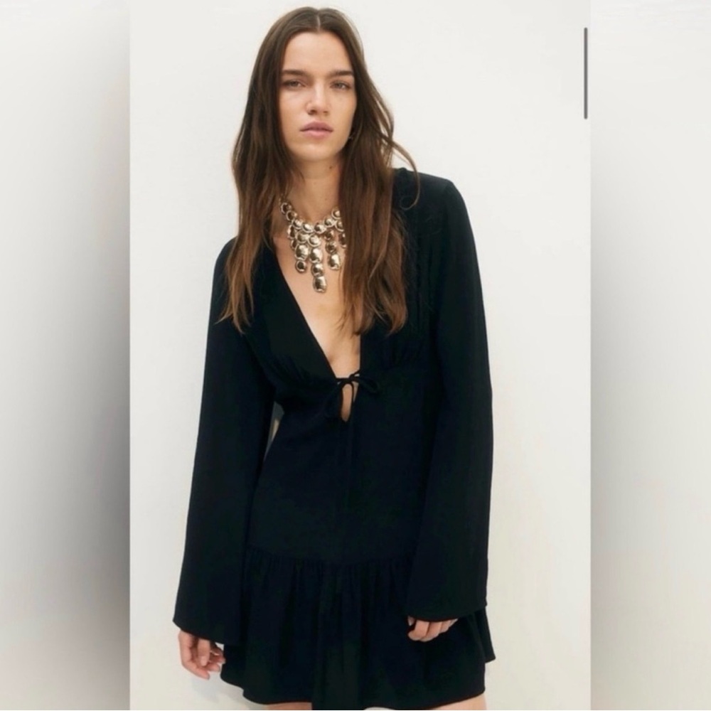 H&M Deep V Long Sleeve Rayon Black Babydoll Witchy Dress medium Flows